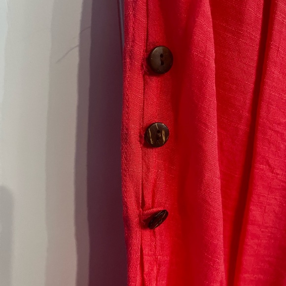 Beautiful pants and top outfit perfect for vacation trips and summer gatherings. - Picture 5 of 9